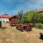 Piastowy Dwor * Jastrzębia Góra