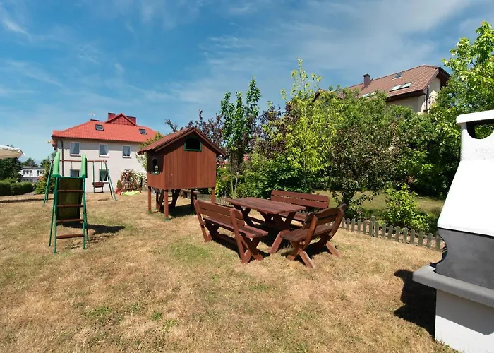 Piastowy Dwor * Jastrzębia Góra